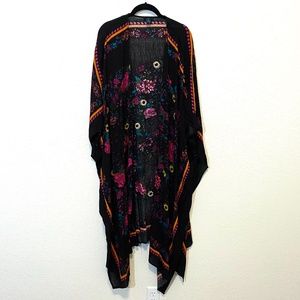 Rue+ Black Floral Kimono